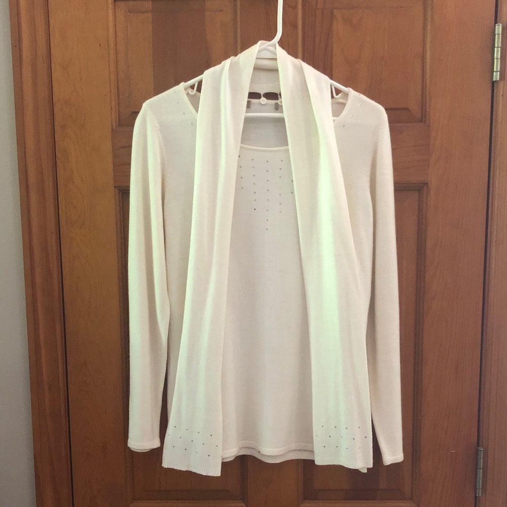 Cream Open-Front Women’s Sweater with Subtle Stud Detail